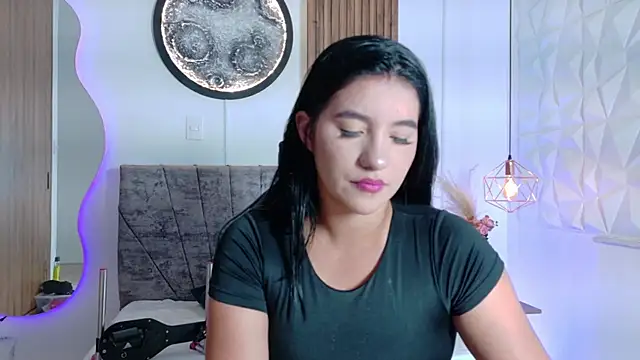 Snapshot of Victoria_Rous chatting on 07/27/26, 11:56 Victoria Rous online show from 07/27/26, 11:56