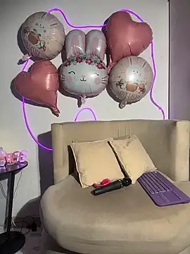 MiaFoxie  online show from 04/04/26, 03:42