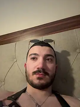 Snapshot of s_eren chatting on 03/25/26, 06:03 s eren online show from 03/25/26, 06:03