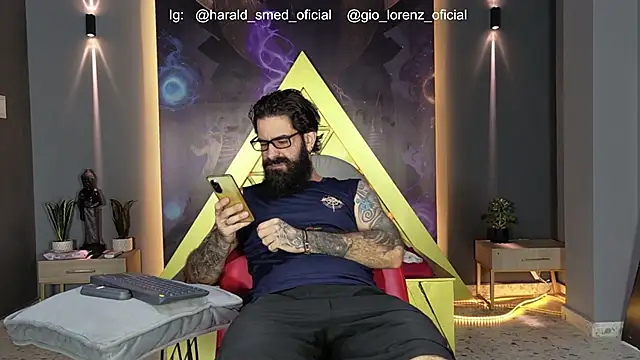 Snapshot of Haraldsmed chatting on 06/05/26, 01:17 Haraldsmed online show from 06/05/26, 01:17
