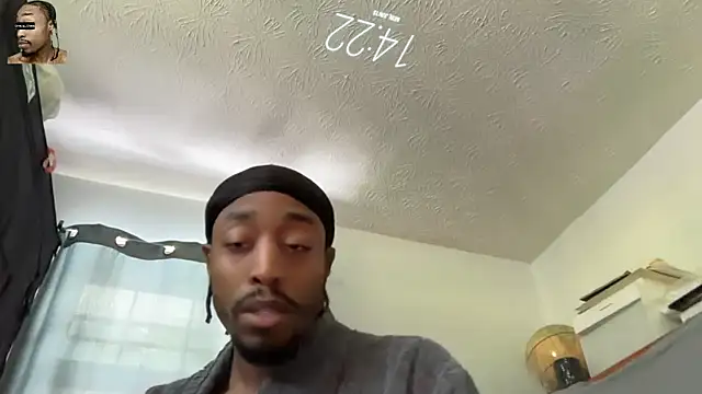 Snapshot of OneUp_Close chatting on 06/15/26, 06:21 OneUp Close online show from 06/15/26, 06:21