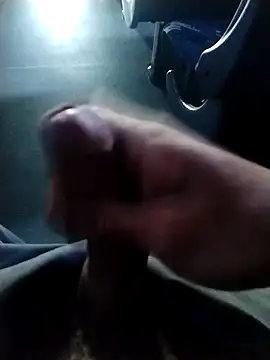 Snapshot of curiosos437 chatting on 03/27/26, 01:44 curiosos437 online show from 03/27/26, 01:44