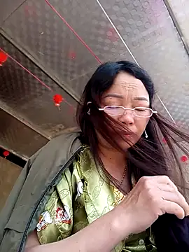 Yellow-pink online show from 03/19/26, 07:01