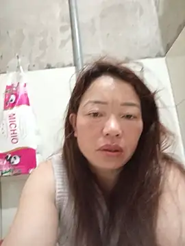 Snapshot of Yellow-pink chatting on 07/14/26, 10:48 Yellow-pink online show from 07/14/26, 10:48