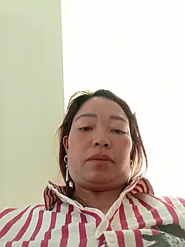 Snapshot of Yellow-pink chatting on 07/26/26, 05:04 Yellow-pink online show from 07/26/26, 05:04