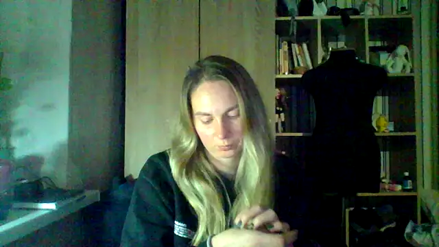 Mollie365 online show from 03/18/26, 05:05