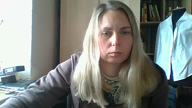 Mollie365 online show from 04/10/26, 08:41