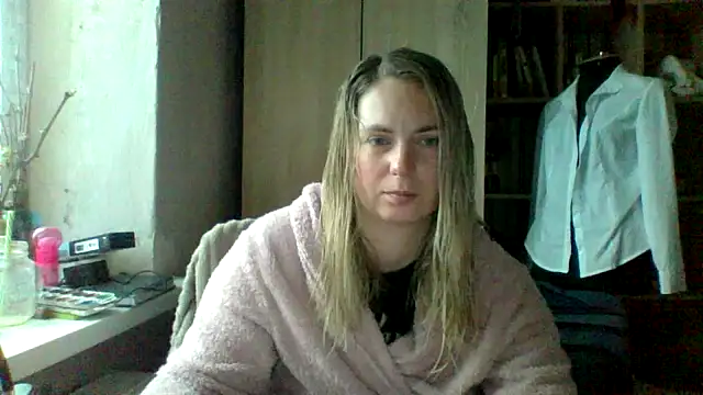 Mollie365 online show from 04/12/26, 03:33