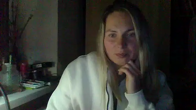 Mollie365 online show from 04/18/26, 07:07