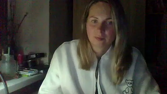 Mollie365 online show from 04/18/26, 07:58