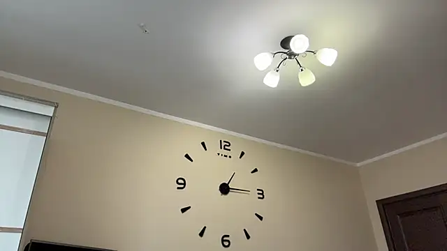 AdeleVelvet online show from 04/07/26, 10:15