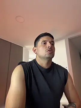 TroyeSavage online show from 04/10/26, 08:02