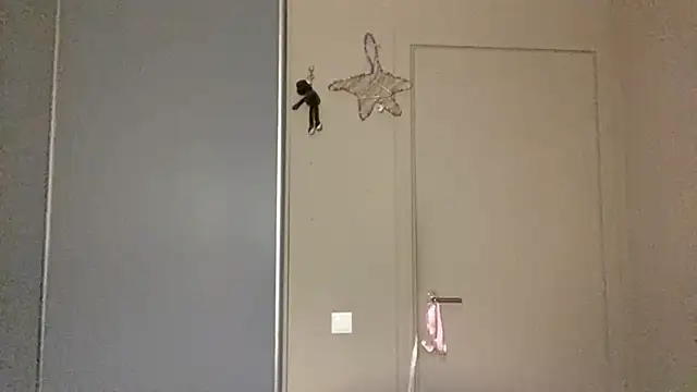 JonnaSzerszen online show from 04/19/26, 05:23