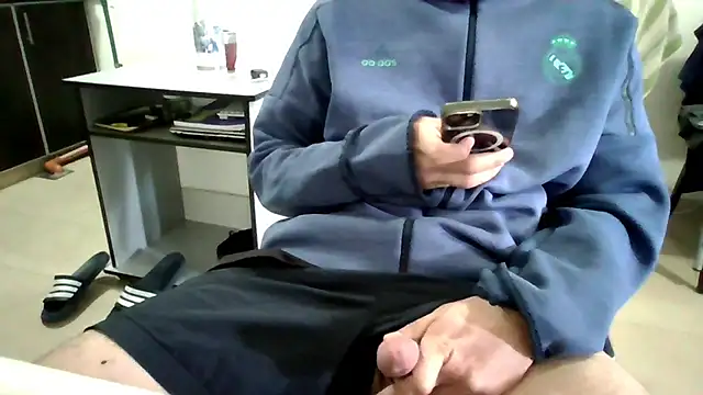 Snapshot of Morboxxxoo chatting on 04/27/26, 03:32 Morboxxxoo online show from 04/27/26, 03:32
