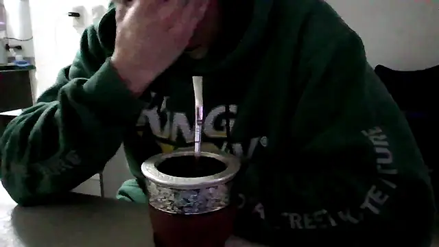 Snapshot of Morboxxxoo chatting on 04/29/26, 01:37 Morboxxxoo online show from 04/29/26, 01:37