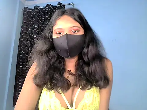 Snapshot of KASHISH_SINGH_ chatting on 05/12/26, 09:28 KASHISH SINGH online show from 05/12/26, 09:28
