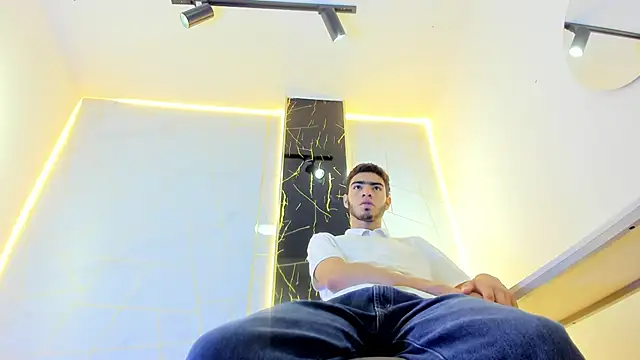 Valentin Lux online show from 03/26/26, 03:34