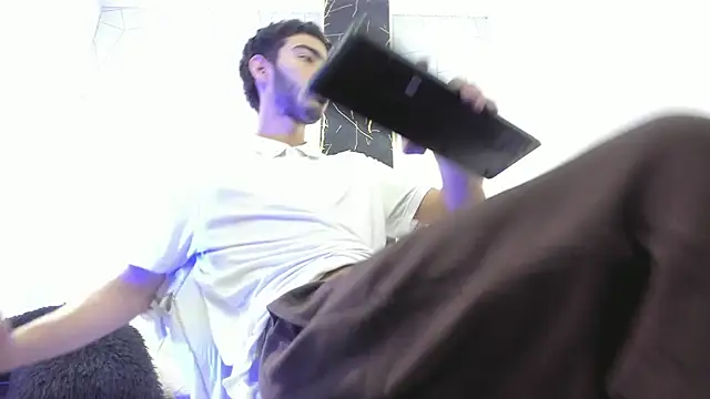 Valentin Lux online show from 04/08/26, 04:12