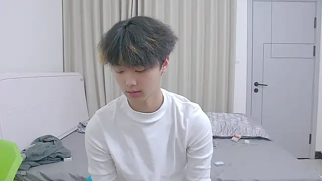 icecream-002 online show from 04/05/26, 10:45