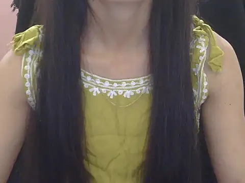 Snapshot of Lovely_Ananta chatting on 06/13/26, 04:49 Lovely Ananta online show from 06/13/26, 04:49