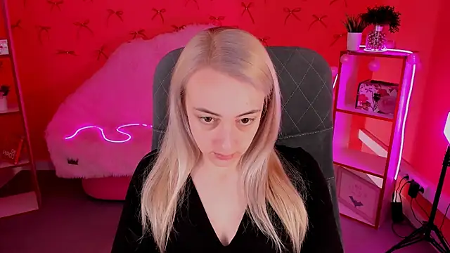 CarolMoor online show from 04/21/26, 09:15