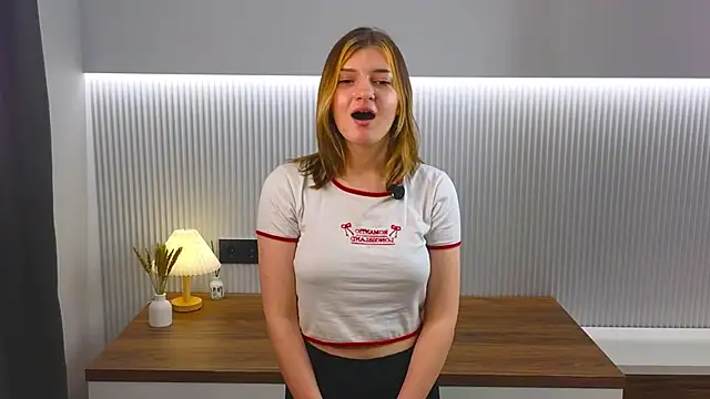 Snapshot of KatinaSalvetti chatting on 03/15/26, 05:41 KatinaSalvetti online show from 03/15/26, 05:41