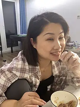 xiaoyi-10 online show from 04/13/26, 11:48