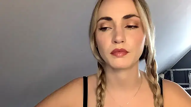 ScarlettSensitive online show from 04/18/26, 02:10