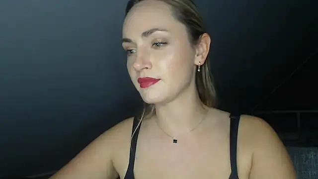 Snapshot of ScarlettSensitive chatting on 05/29/26, 06:28 ScarlettSensitive online show from 05/29/26, 06:28