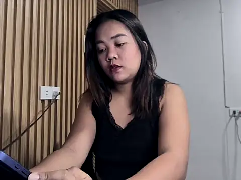  georgiax  online show from 04/11/26, 08:57