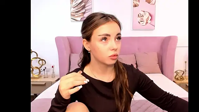 MyEvelin online show from 04/08/26, 03:28