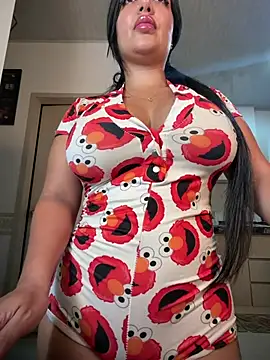 Snapshot of Serafina_del_Mar__ chatting on 07/18/26, 01:32 Serafina del Mar online show from 07/18/26, 01:32