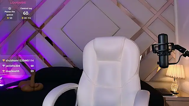 Noa butterfly  online show from 04/05/26, 11:40