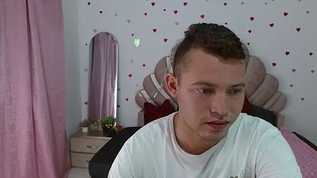 Snapshot of sven_fox723 chatting on 05/15/26, 01:07 sven fox723 online show from 05/15/26, 01:07