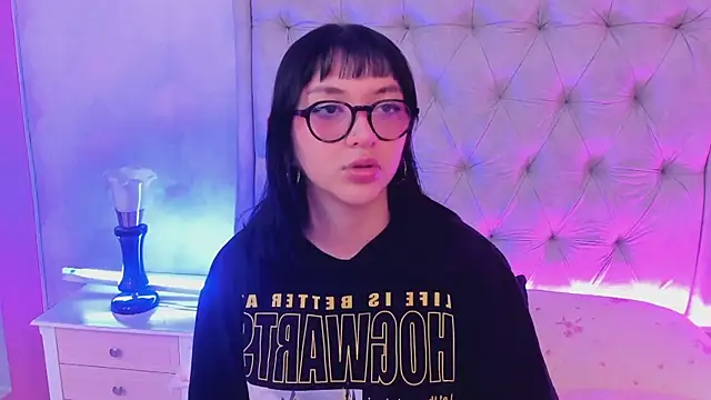 Snapshot of LilithBluum chatting on 07/11/26, 01:47 LilithBluum online show from 07/11/26, 01:47