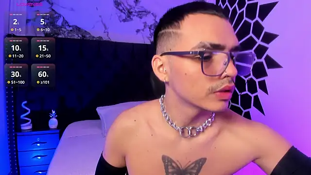 NicoKinggs  online show from 04/16/26, 12:17