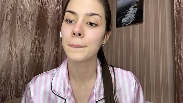 AylaLust online show from 04/10/26, 02:00