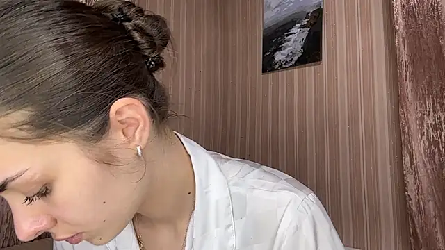 AylaLust online show from 04/23/26, 01:57