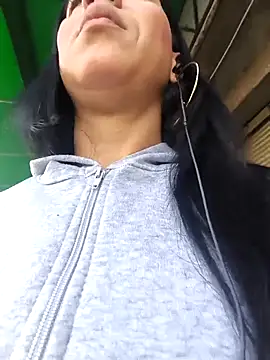 Camillemonroe  online show from 04/27/26, 11:30