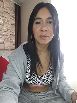Snapshot of Camillemonroe_ chatting on 05/27/26, 12:35 Camillemonroe online show from 05/27/26, 12:35