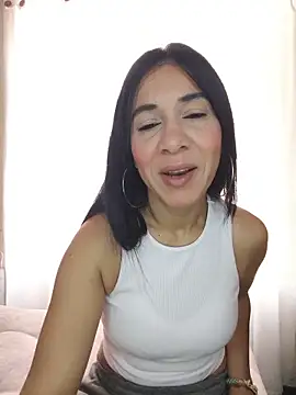 Snapshot of Camillemonroe_ chatting on 06/02/26, 12:18 Camillemonroe online show from 06/02/26, 12:18