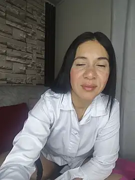 Snapshot of Camillemonroe_ chatting on 06/07/26, 09:02 Camillemonroe online show from 06/07/26, 09:02