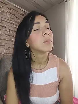 Snapshot of Camillemonroe_ chatting on 07/07/26, 01:15 Camillemonroe online show from 07/07/26, 01:15