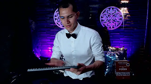 MilanDavid1 online show from 03/24/26, 06:13