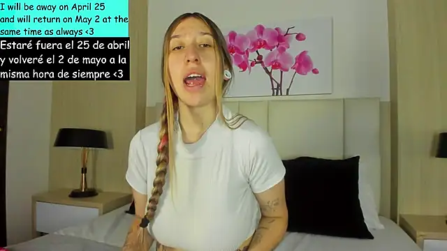 AmberVegaa online show from 04/23/26, 01:57