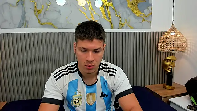 Snapshot of AlessandroFranco chatting on 07/15/26, 12:43 AlessandroFranco online show from 07/15/26, 12:43