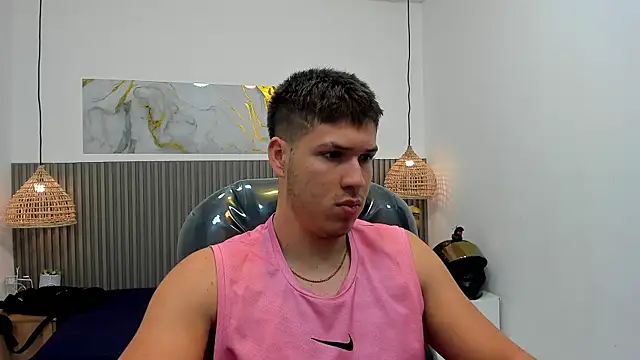 Snapshot of AlessandroFranco chatting on 07/16/26, 12:44 AlessandroFranco online show from 07/16/26, 12:44