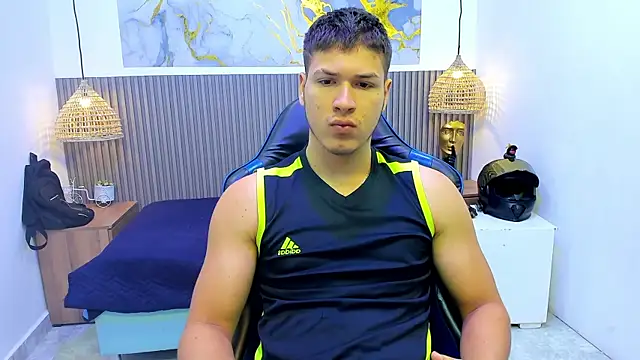 Snapshot of AlessandroFranco chatting on 07/18/26, 12:42 AlessandroFranco online show from 07/18/26, 12:42