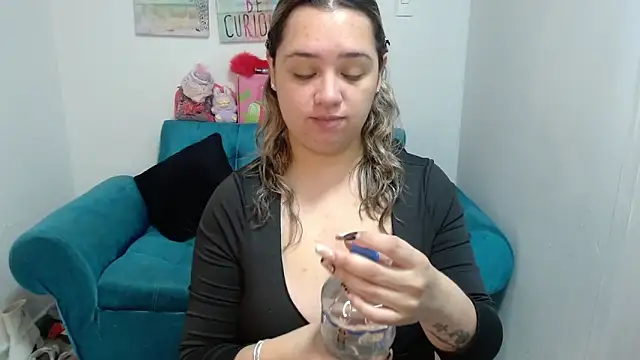Snapshot of veronicaparkersex chatting on 05/11/26, 12:22 veronicaparkersex online show from 05/11/26, 12:22
