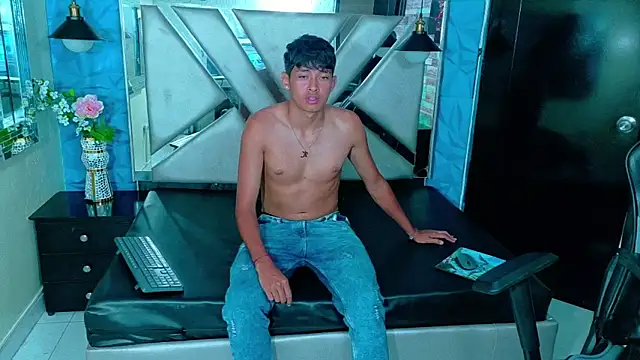 Tigger Collins online show from 03/14/26, 07:41